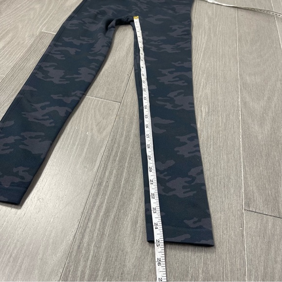 Spanx Look At Me Now Camo Seamless Cropped Leggings M Ankle Length High Rise - Picture 10 of 12